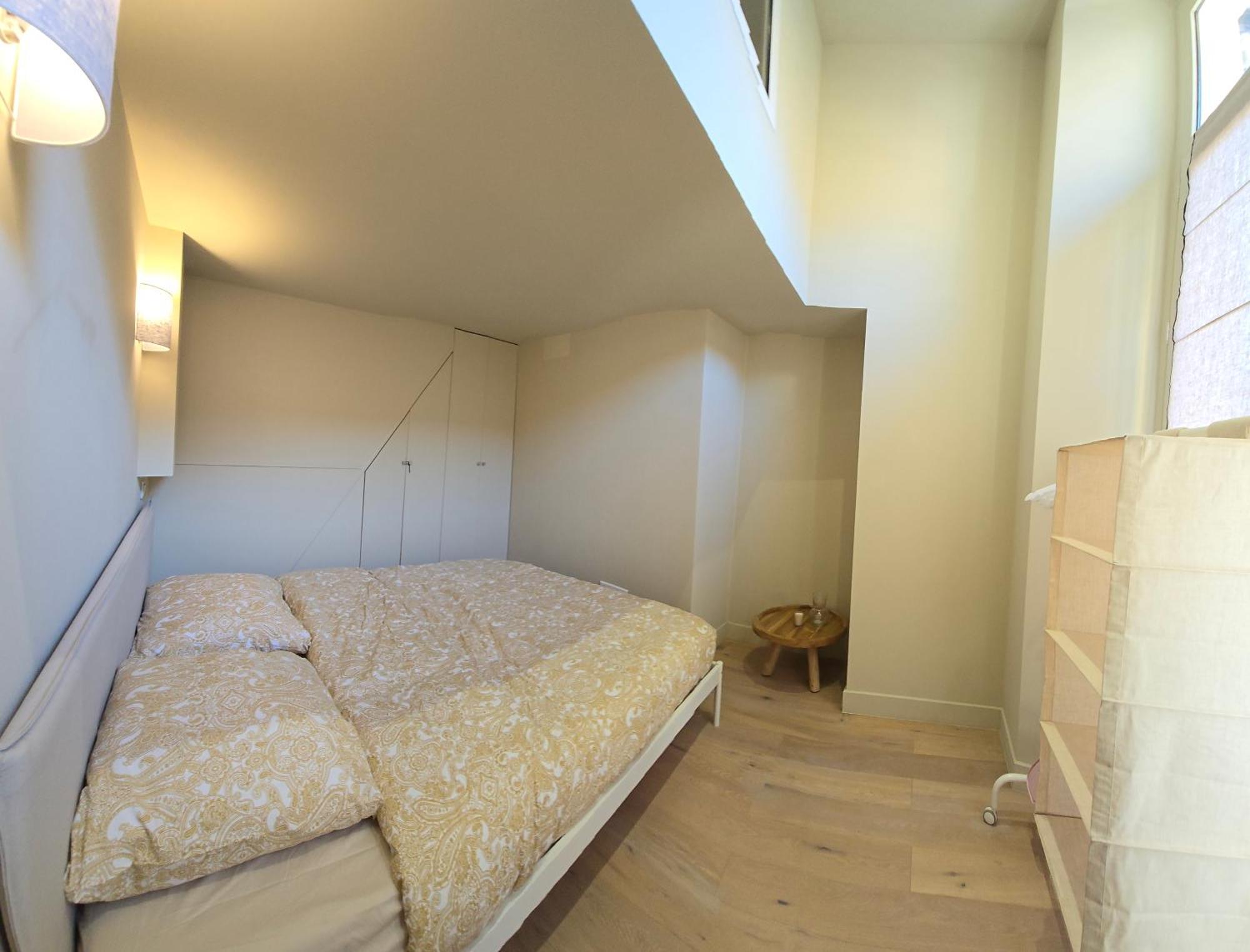 Apartment Place Magenta